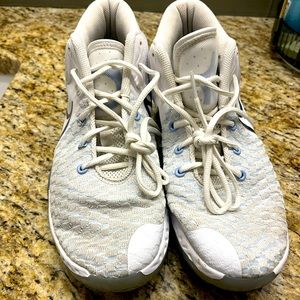 Men’s 8.5 NIKE KD basketball shoes (worn by a 15yo)